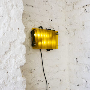 bent wall light - yellow - Image 4